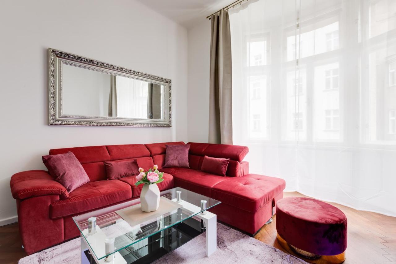 Luxury Riverside Apartments In The Center Of Prága Kültér fotó