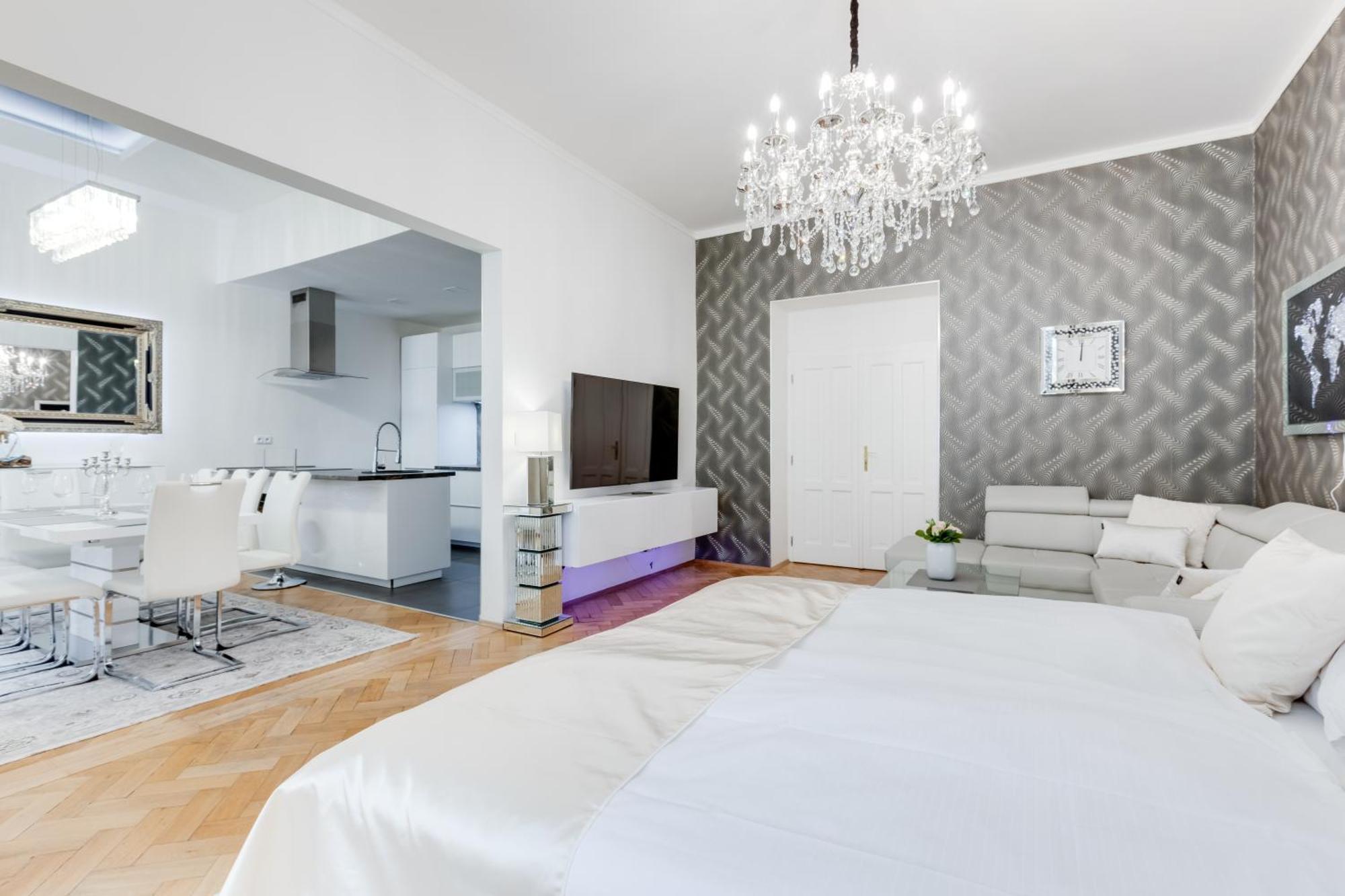 Luxury Riverside Apartments In The Center Of Prága Kültér fotó